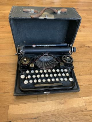 Antique Underwood Standard Portable Typewriter In Case - Patent 1915 -