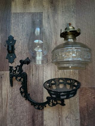 Antique Black Cast Iron Oil Lamp Holder Swing Arm Wall Mount W/ Oil Lamp