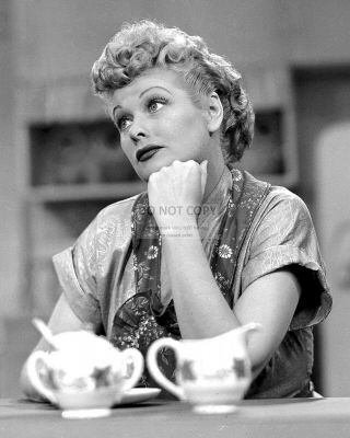 Lucille Ball In " I Love Lucy " Cbs Tv Program - 8x10 Publicity Photo (dd584)