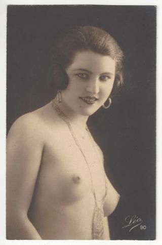 1920 French Photograph Naked,  Youthful,  Flapper - Closeup Image