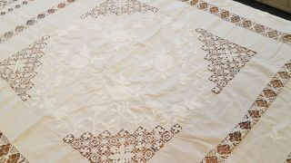 Vtg Drawnwork Lace Tablecloth Floral Hand Embroidered White Linen 63x64 White