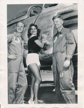 Abbe Lane 1954 Sexy Aviation Press Photo Miss No - Miss Signs A Usaf Jet