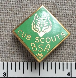 Vintage Cub Scouts Bsa Green Enamel Pin Wolf Scout Leader Hat Collar Camp