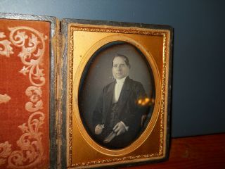 Big Quarter Plate Daguerreotype image of Man who looks like Preacher Full Case 2