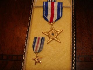 Rare Wwii World War Two Silver Star Medal,  Ribbon,  Box,  Miniature Medal