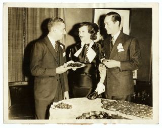 Vintage Hollywood Actress Star: Joan Crawford International News Service Photo