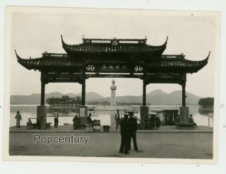 1932 Photograph China Hang Chow Arch Shrine West Lake Sharp Photo Hangzhou