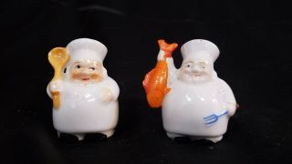 VINTAGE CERAMIC MINIATURE CHEFS SALT AND PEPPER SHAKERS 2