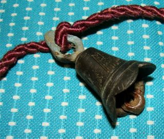 6 Vtg India Brass Bells String 2 ½” & 2 ¼” Etched Engraved Hanging Door Chain 4