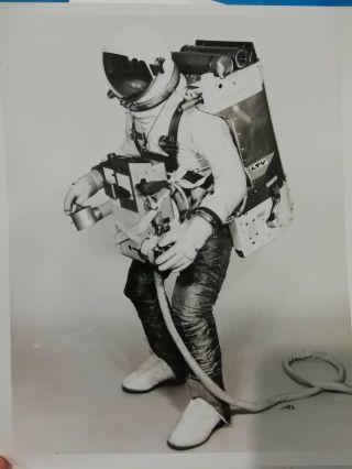 Astronaut Maneuvering Unit Ltv Aerospace Corporation Nasa Promotional Photograph