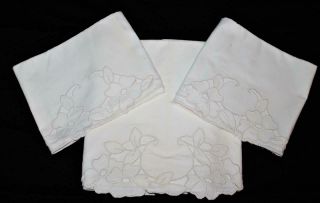 Vintage Full Flat Sheet & Pair Pillowcases White Embroidered Cutwork Flowers
