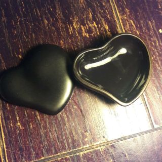 Tiffany & Co.  Elsa Peretti Signed Black Heart Shaped Trinket Jewelry Box
