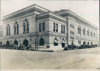 1928 Press Photo Vintage Autos Outside City Auditorium 1920s Houston Texas