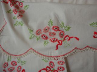 Vtg 1940 ' s Muslin Hand Embroidered Full Size Flat Sheet and 2 Pillowcases 2