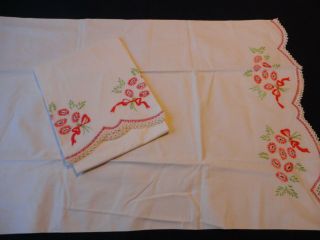 Vtg 1940 ' s Muslin Hand Embroidered Full Size Flat Sheet and 2 Pillowcases 6