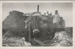(m522) Vintage Postcard,  Rppc,  Eskimo Family Alaska
