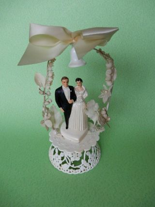 VINTAGE WEDDING CAKE TOPPER BRIDE AND GROOM 1954 NOVELTY MFG.  Co. 4