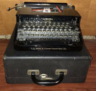 Vintage L.  C.  Smith & Corona Standard Typewriter Gloss Black Floating Art Deco