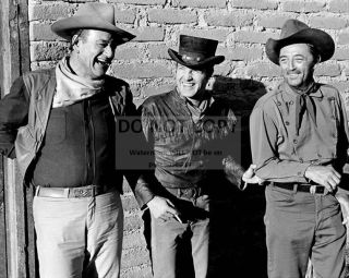 John Wayne,  James Caan & Robert Mitchum On Set " El Dorado " - 8x10 Photo (aa - 063)