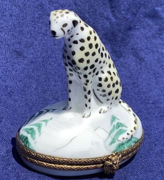 Rare Limoges Snow Leopard Hand Painted Porcelain Peint Main Trinket Box Signed
