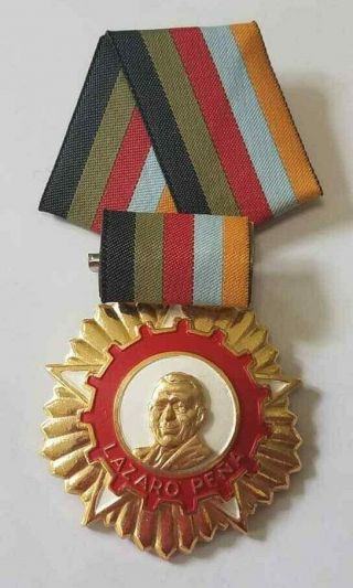 Rare Cuban Medal Order " Lazaro Pena " Fidel Castro Revolution Military Merit