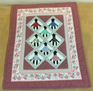 Patchwork Country Quilt Wall Hanging,  Mammies In Squares,  40’s Prints,  Hand Made