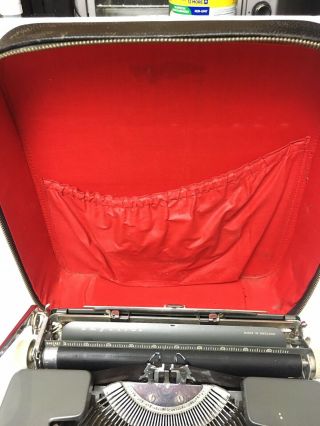 Vtg 1960 Smith Corona Skyriter Portable Typewriter With Leather Carrying Case 8
