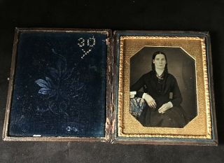 1/6 Plate Daguerreotype Image Of A 30 - Year - Old Woman,  Full Case