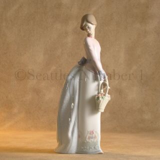 Lladro Basket Of Love Porcelain Figurine 7622 Made In Spain