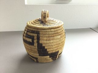 Vintage Beauty Hand Woven Sweet Grass Basket W/ Lid Tan Brown