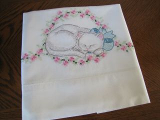 Vintage Single Pillowcase Embroidered Sleeping Cat In A Wreath Of Pink Asters