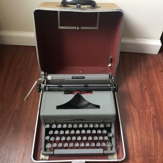 Antique Royal Quiet De Luxe Typewriter American Made Vintage