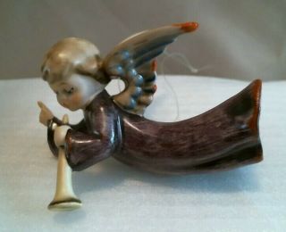 Hummel/goebel Manger Flying Angel Figurine Ornament 366