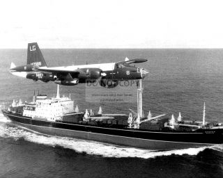 Us Navy P2v Neptune Plane Flies Over Soviet Freighter 1962 - 8x10 Photo (op - 539)