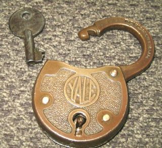 Old Yale Oval Brass Pad Lock With Barrel Key,  Vintage,  Antq,  Steampunk Re - Purpose