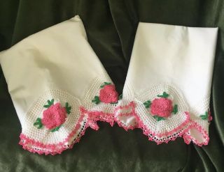Vintage Set Of 2 White Pillowcases Pink Roses Crochet Trim 5” Wide - 35x21