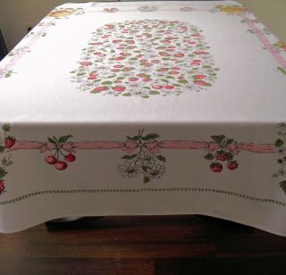 Vtg Print Cotton Tablecloth Strawberries Cherries Raspberries Daisiesl 64X53 2