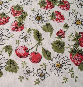 Vtg Print Cotton Tablecloth Strawberries Cherries Raspberries Daisiesl 64X53 8