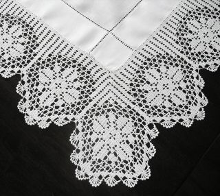 Vintage Antique Handmade Linen Tablecloth W/ 5 " Deep Crochet Lace Exquisite