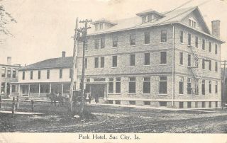 Park Hotel Sac City,  Iowa Street Scene Horse - Drawn Carriage 1913 Postcard