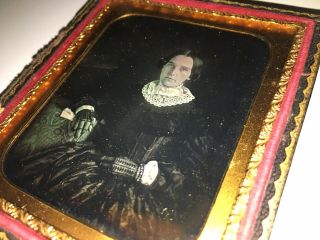 rare 1/6 plate DAGUERREOTYPE pretty Victorian WOMAN in lace gloves scarce image 2