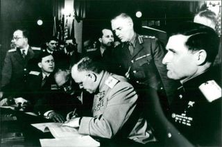 A Russian Official Signs The Lighthouse Agreement Of Berlin - 2 June 1945 - Vint