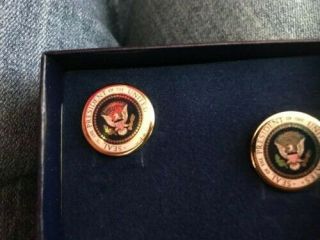 Ronald Reagan Presidential Seal Cuff Links Signature on Back w/ Box & Buttons 3