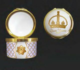 Hinged Pill Box - 200th Anni Of The Birth Of Queen Victoria By William Edwards
