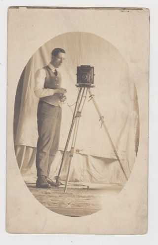 Real Photo Card Of Early Photographer Camera Around 1910