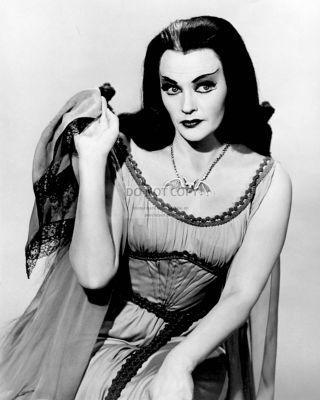 Yvonne De Carlo As " Lily " In " The Munsters " - 8x10 Publicity Photo (fb - 067)