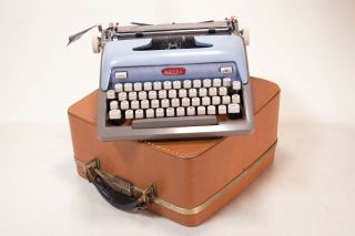 Vintage Royal Futura 800 Baby Blue Typewriter with Leather Case Needs TLC 2