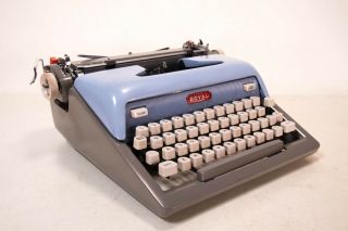 Vintage Royal Futura 800 Baby Blue Typewriter with Leather Case Needs TLC 8