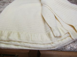 Vtg Acrylic Ivory Soft Warm Fuzzy Fieldcrest Waffle Weave Blanket Queen 88x91
