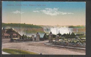 Canada.  Gateway,  Victoria Park,  Niagara Falls,  Ontario.  Vintage Postcard.